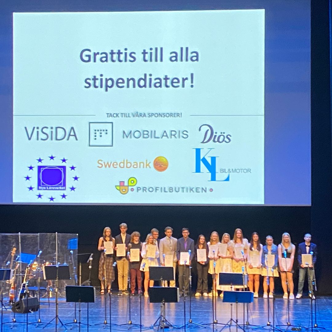 Vi hyllar elevernas insatser